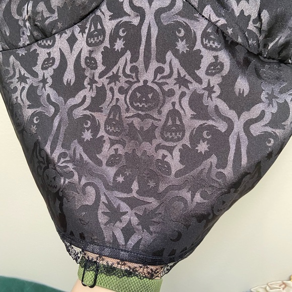 BLACK FRIDAY Black Satin Halloween Print Camisole - SIZE 20 AU 18 US WOMENS - Picture 3 of 3